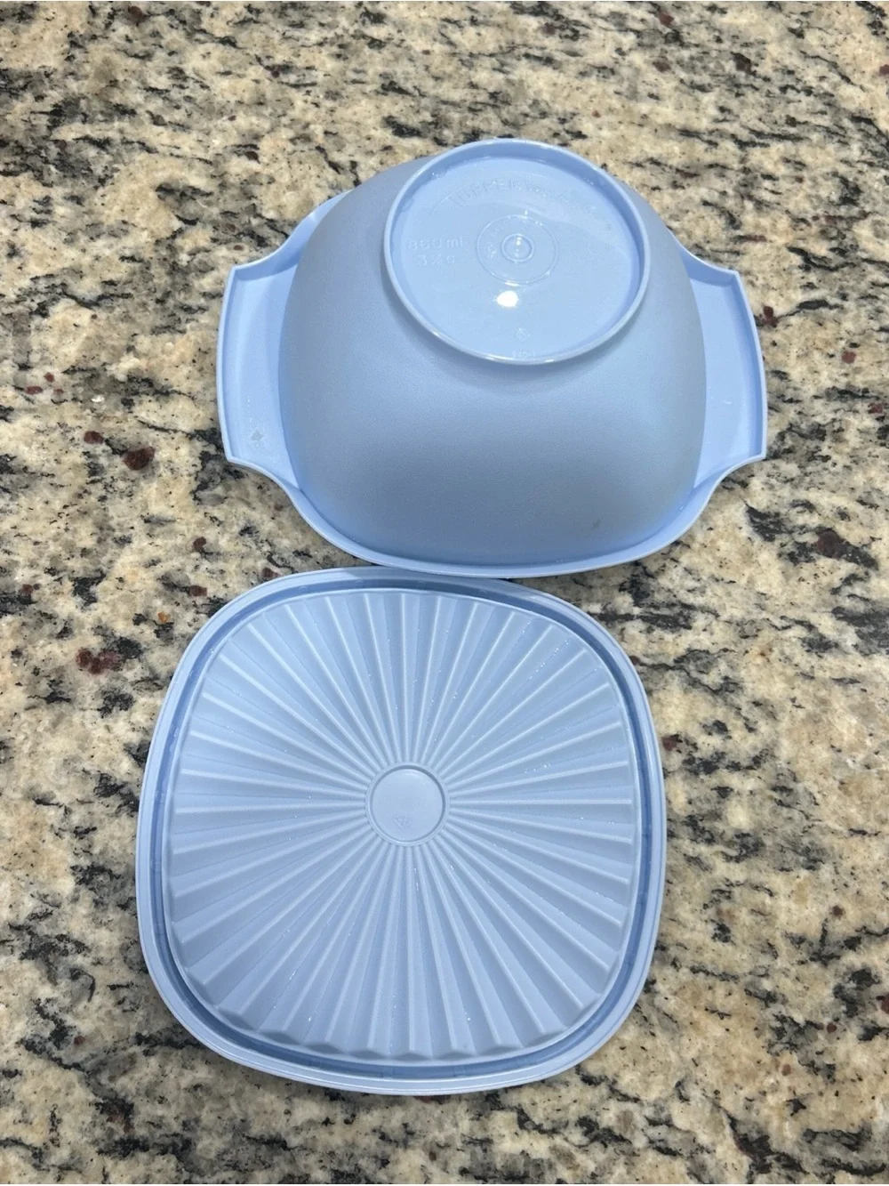 Tupperware Servalier 3 1/2 Cup  Square Bowl With Lid Light Pastel Blue